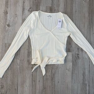 Women’s Hollister v-neck long sleeve shirt size medium